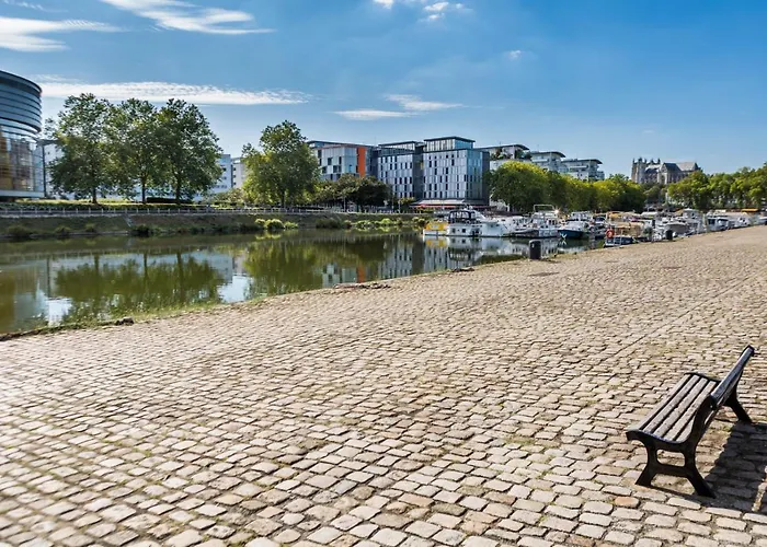 L\'Idylle : T2 de standing avec parking - Gare/Cité des Congrès/Lieu Unique